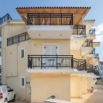 Anna's 1 Cozy For 3 * ליקסורי