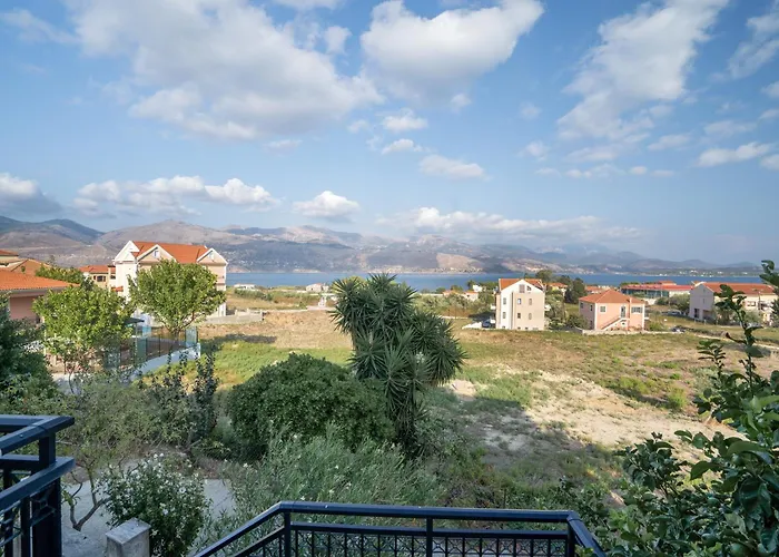 Anna's 1 Cozy For 3 * Lixouri