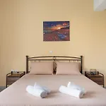 Anna's 1 Cozy For 3 *